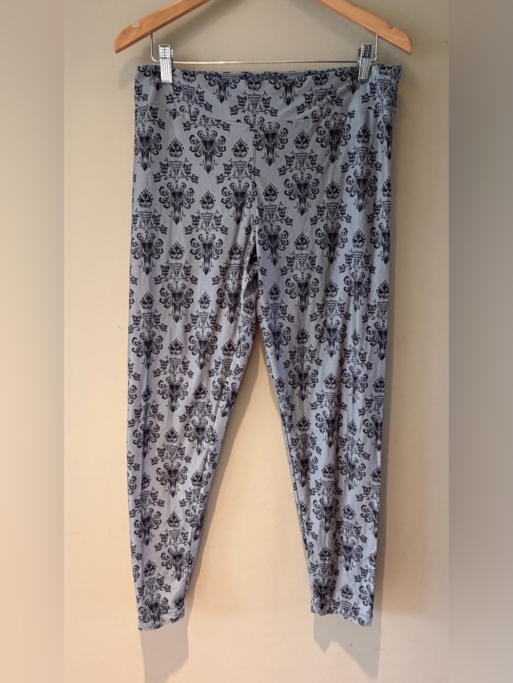 Disney Parks haunted mansion Gray Leggings with Black Damask Print Large